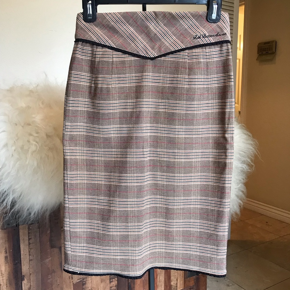 Red Button Seven Pencil Skirt